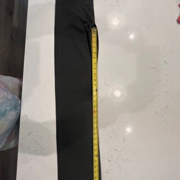 Under Armour Womens Straight Leg Yoga Pants Workout Leggings Gray Sz 6 - Picture 9 of 9